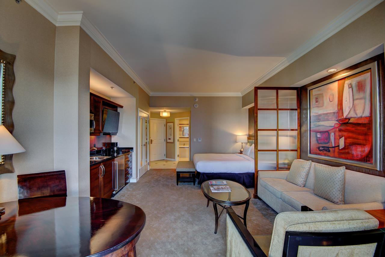 Aparthotel Penthouse With Strip View At The Signature At Mgm Grand