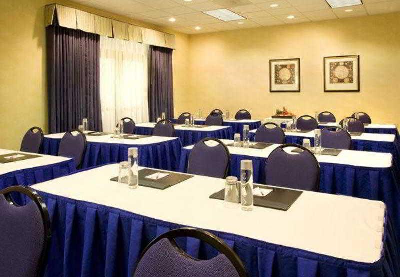 By Marriott Hughes Center Hotel 3*