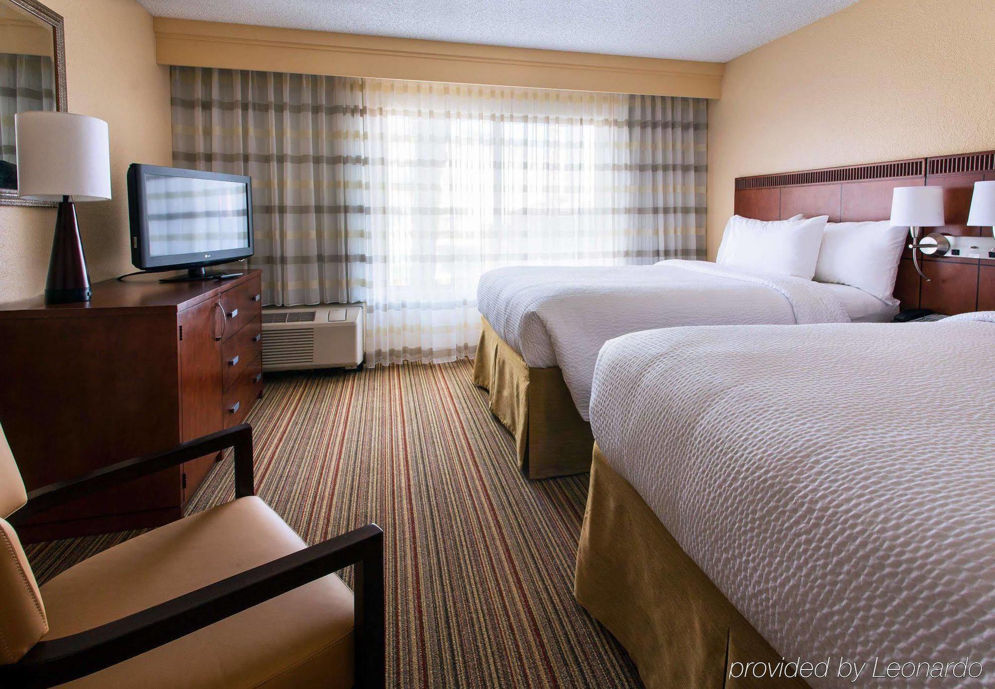 Courtyard By Marriott Vegas Convention Center Hotel