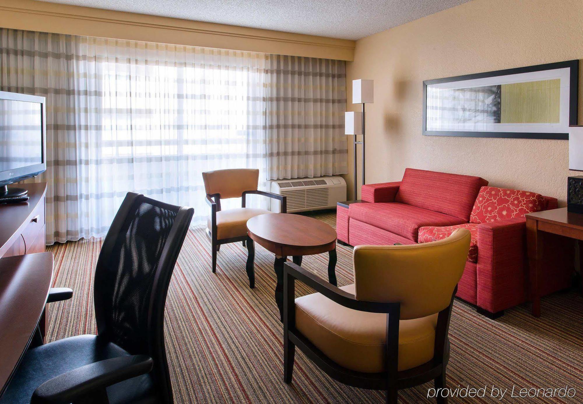 Courtyard By Marriott Vegas Convention Center Hotel