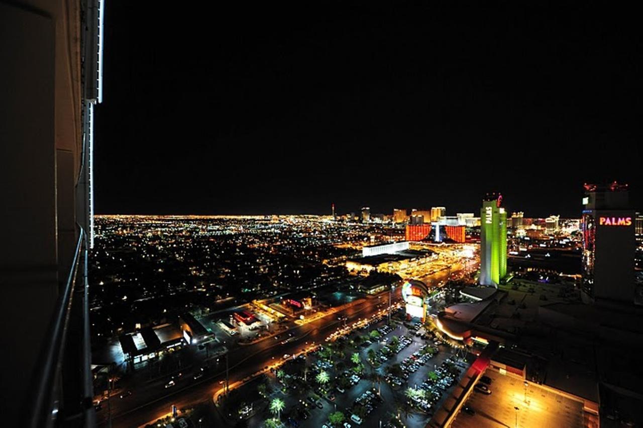 Aparthotel Palms Place With Balcony & Strip View *