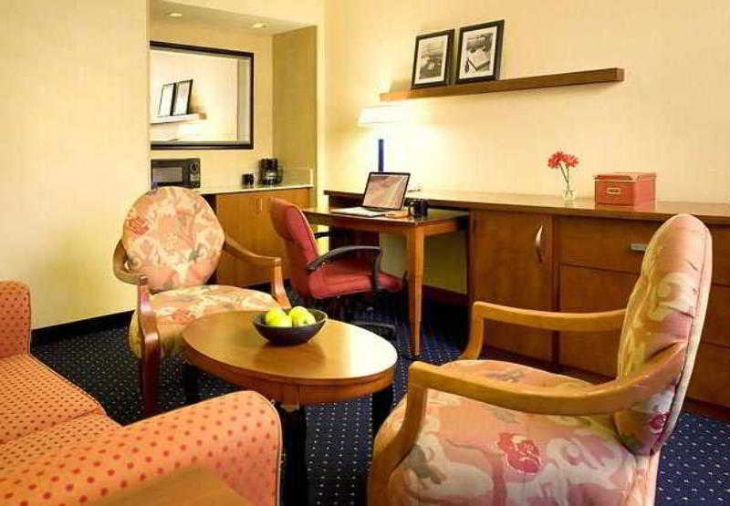 Hotel Courtyard By Marriott Vegas Convention Center 3*