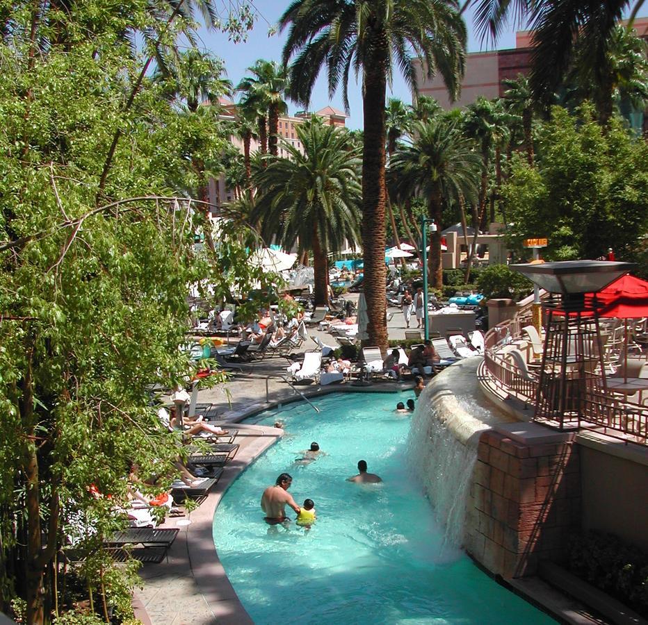 True 1br Balcony With Strip View At Mgm Signature Aparthotel
