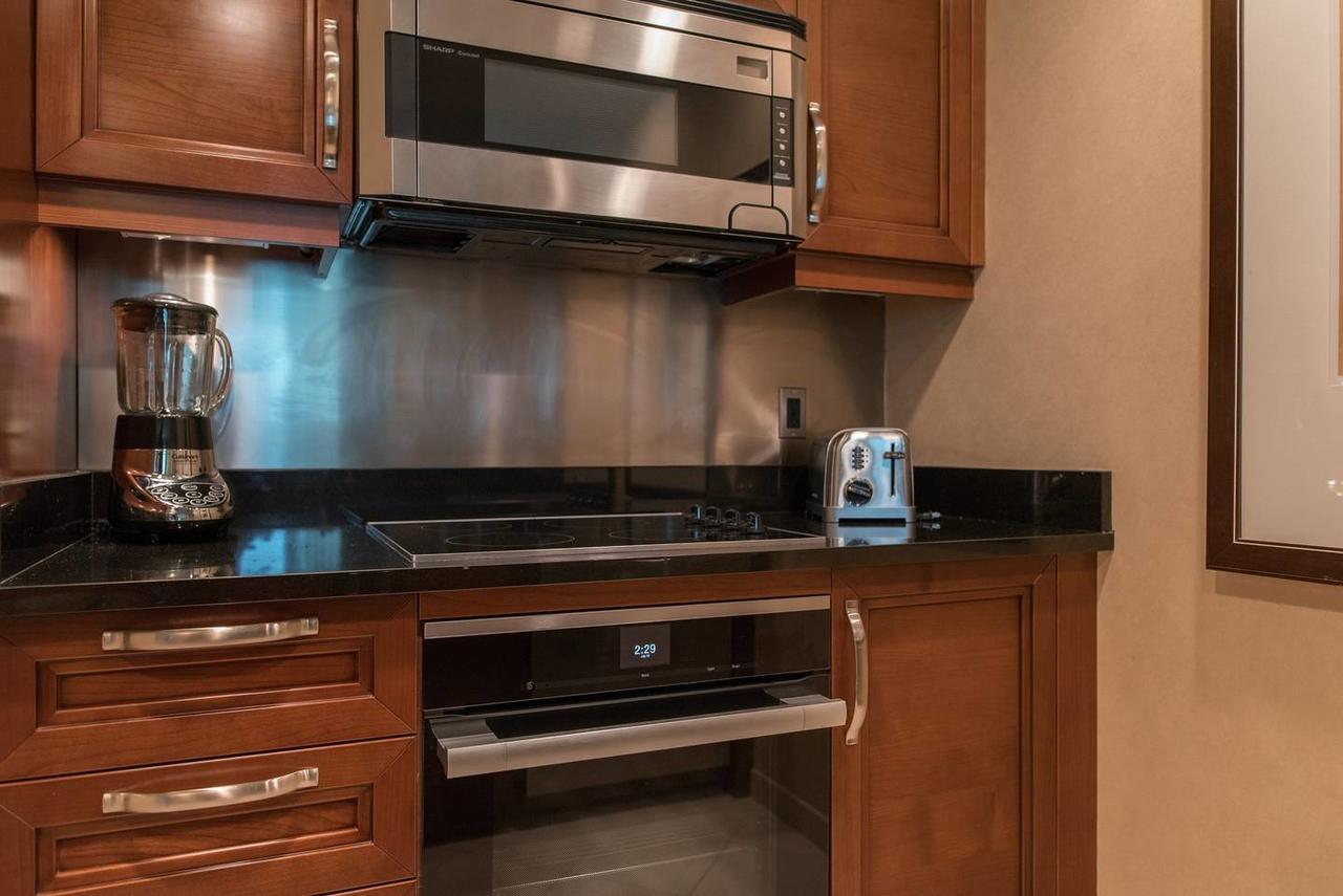 True 1br Balcony With Strip View At Mgm Signature