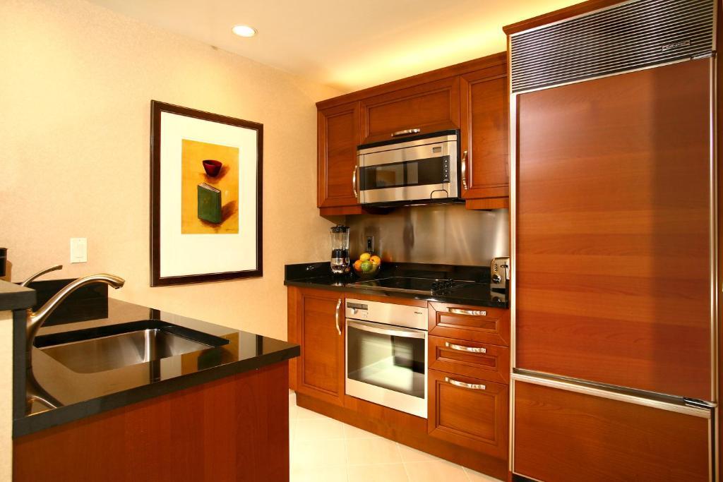 Hotel Luxury International At The Signature