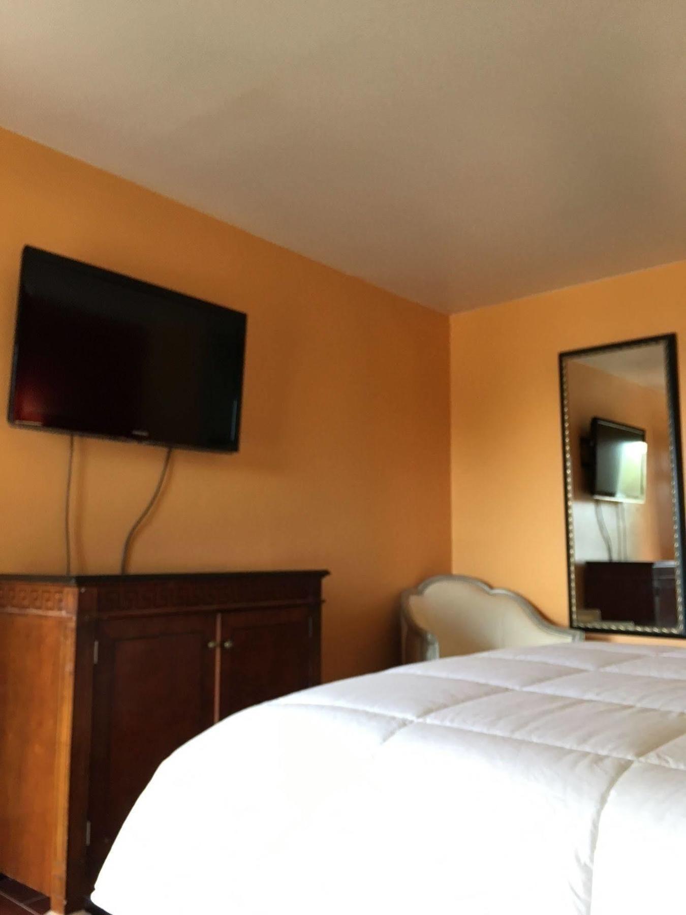 Crown Vegas Motel