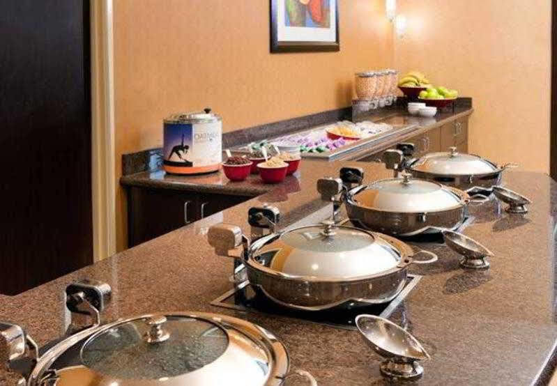 By Marriott Hughes Center 3*