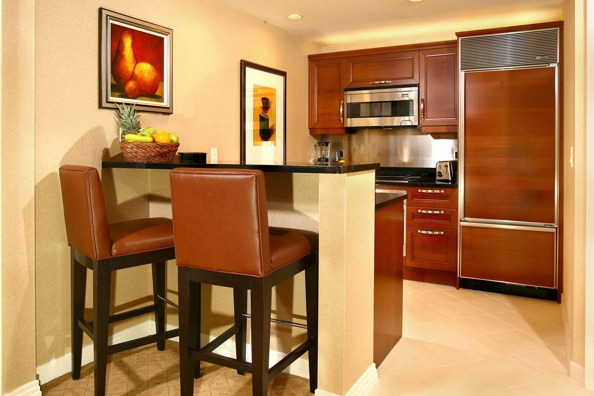 Luxury International At The Signature Aparthotel