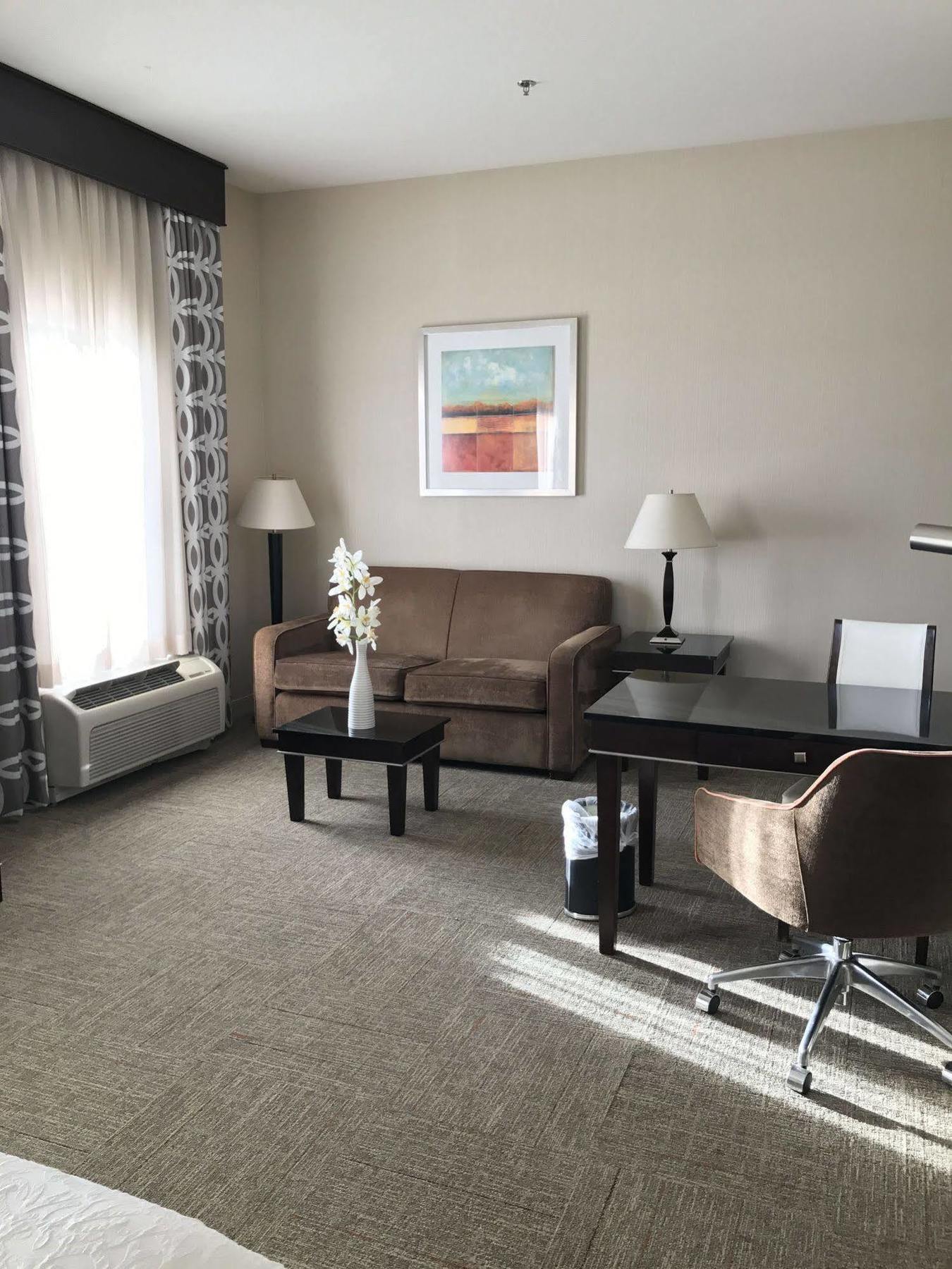 Hampton & South Hotel 3*