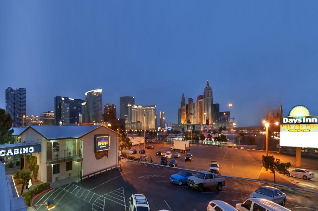 Days By Wyndham Vegas Wild Wild West Gambling Hall Hotel 3*