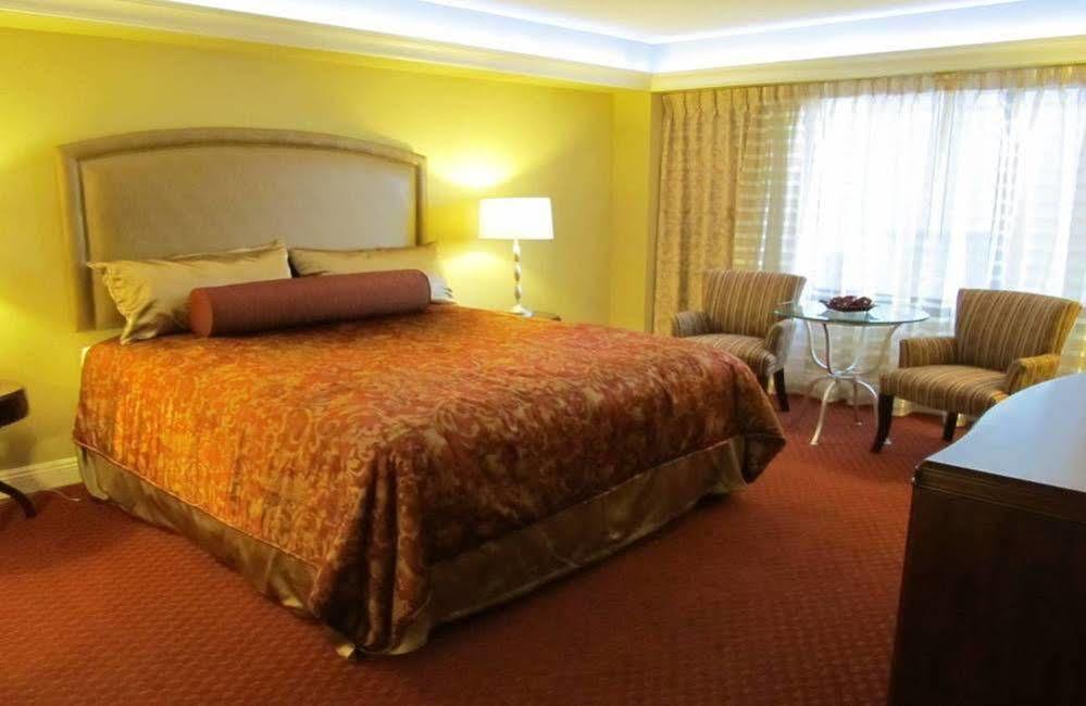 Apartahotel At Jockey Club Las Vegas
