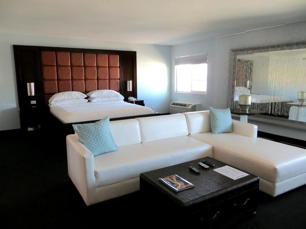 Blue Moon Gay Hotel Las Vegas