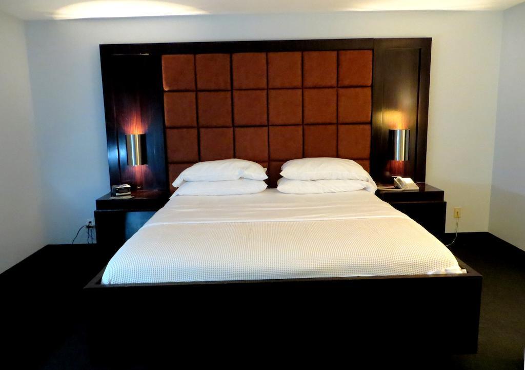 Blue Moon Gay Hotel 3*