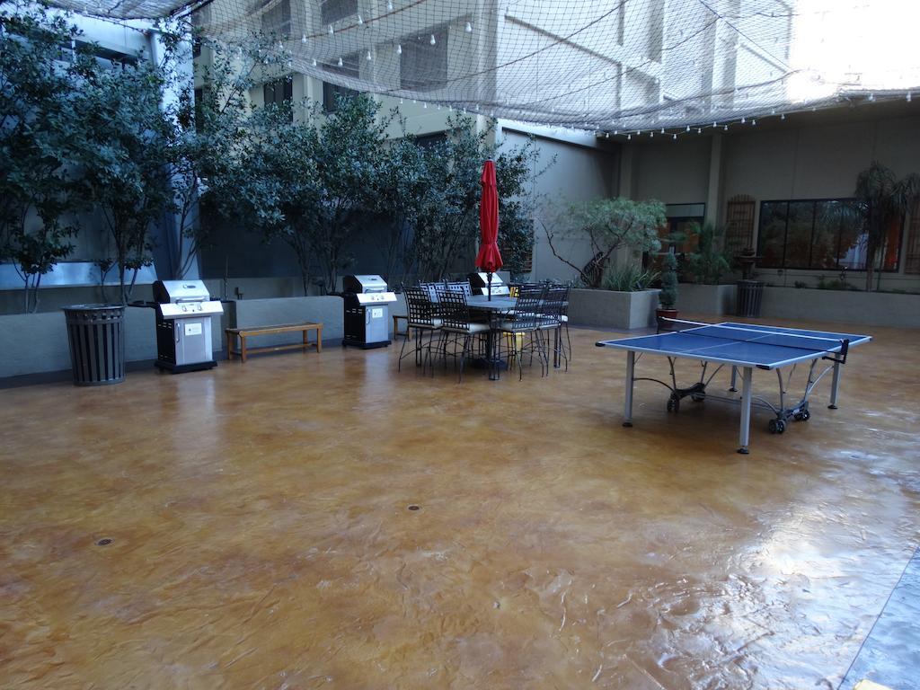 Apartahotel At Jockey Club 3*