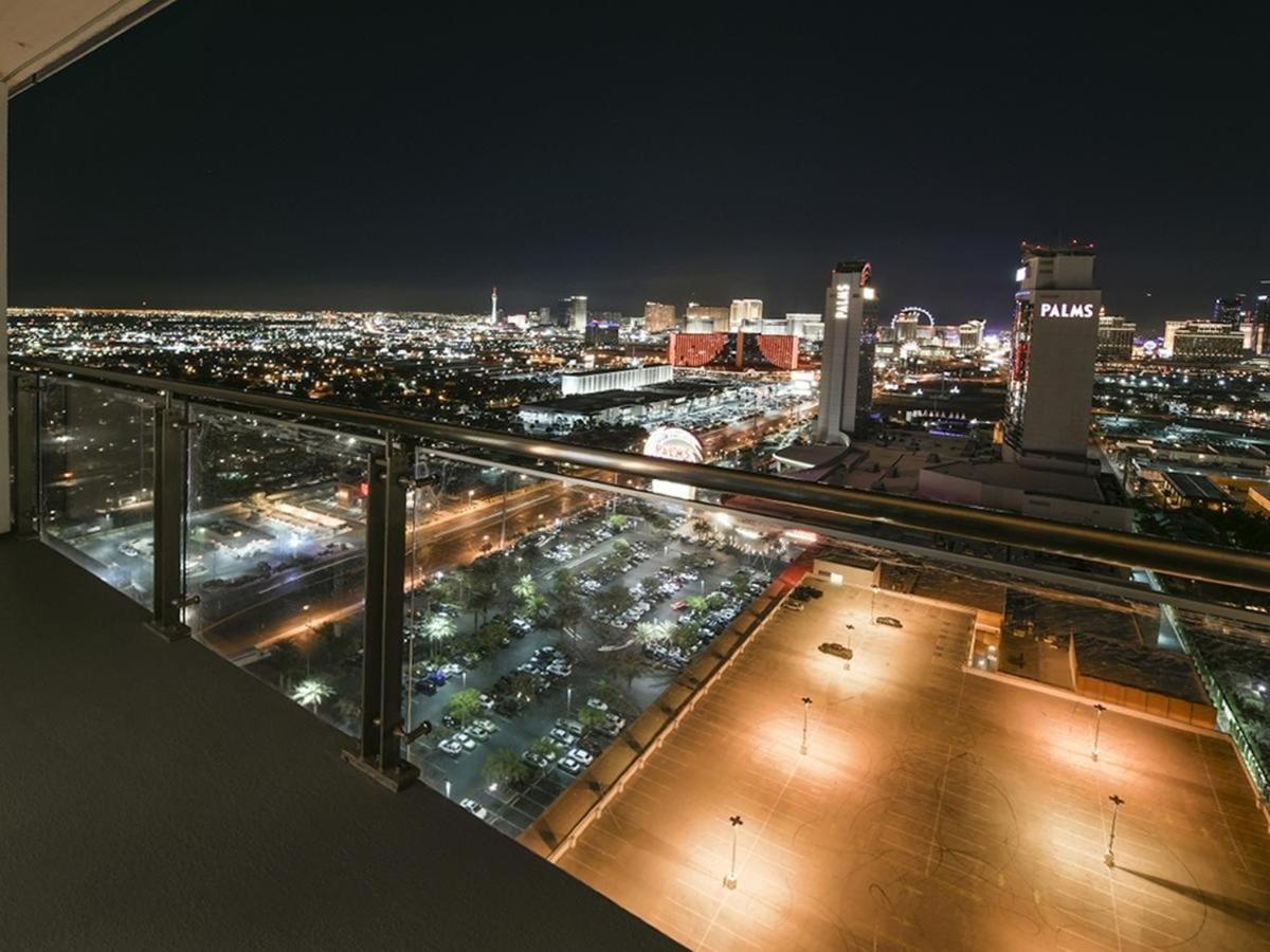 Palms Place With Balcony & Strip View Aparthotel *