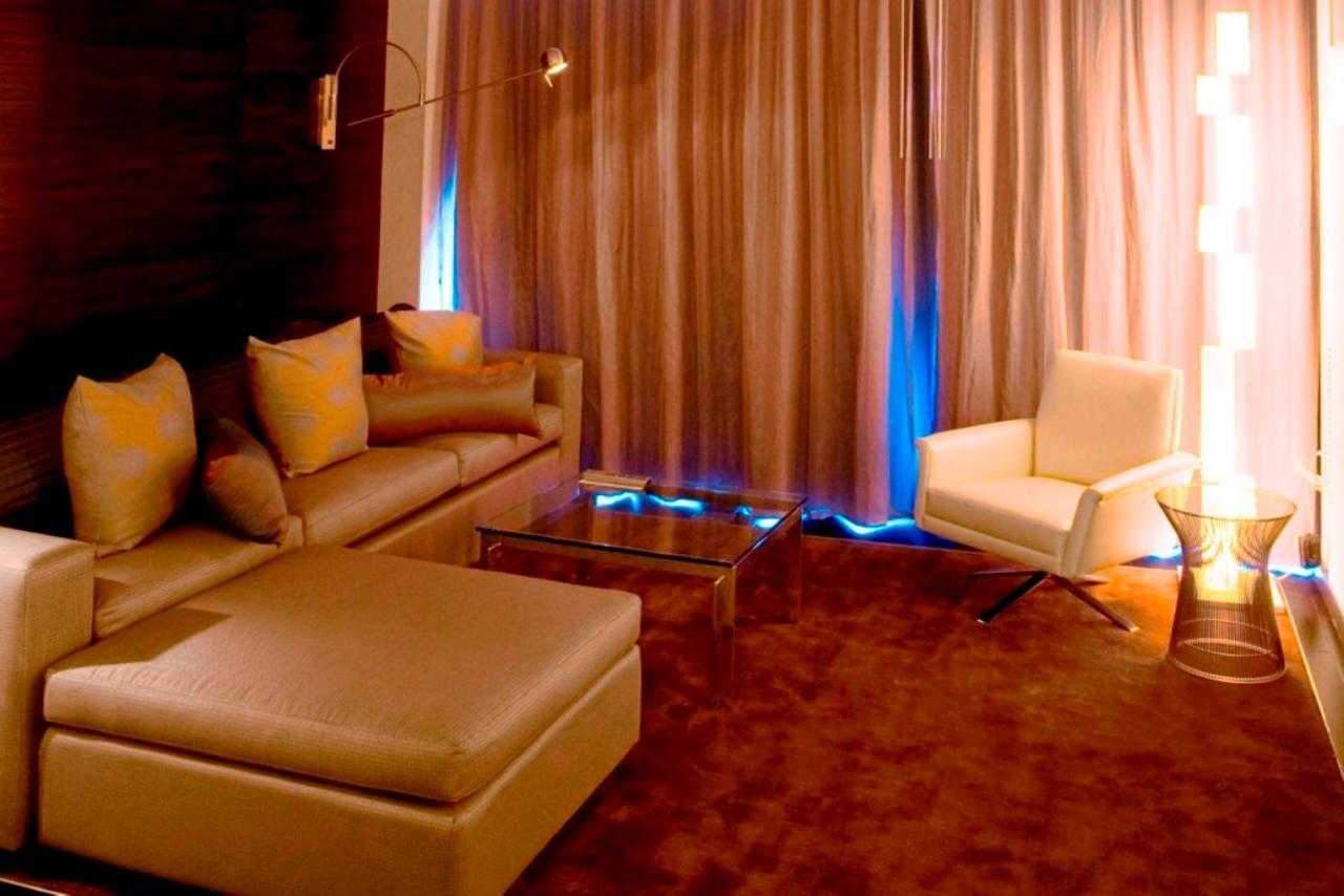 Jet Luxury At The Palms Place Aparthotel