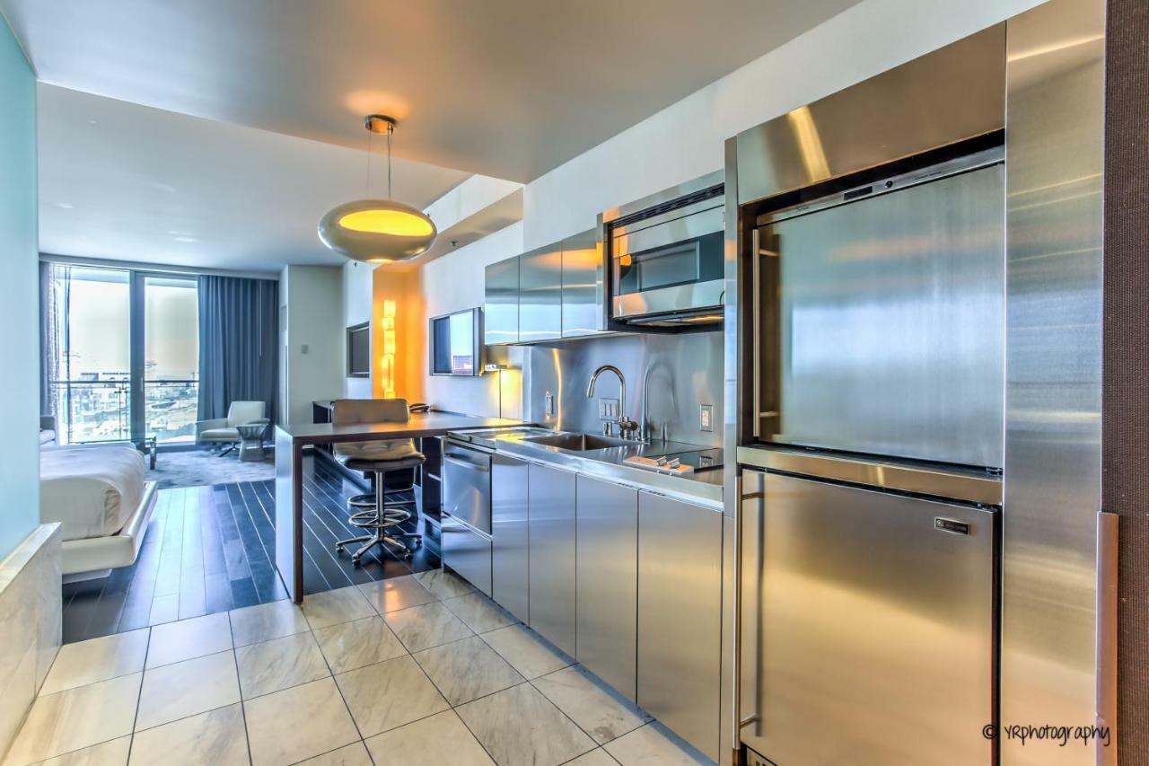 Palms Place With Balcony & Strip View *