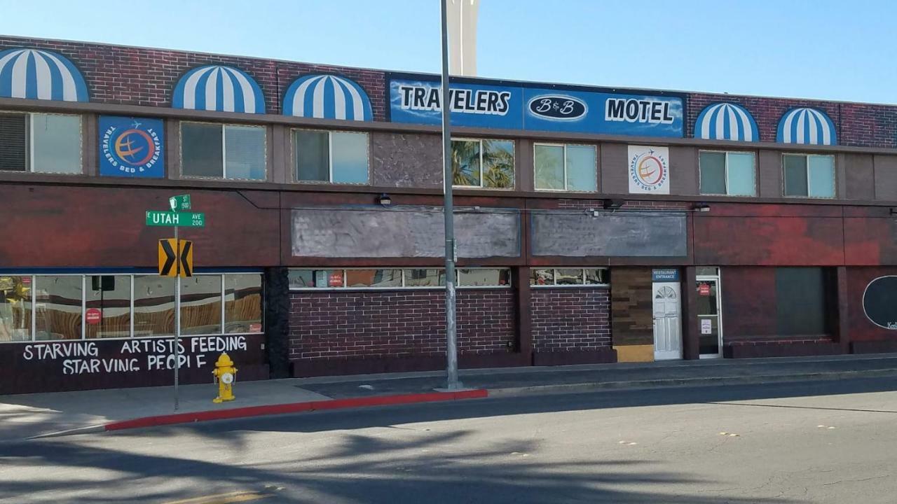 Travelers Bed & Breakfast Hostel *
