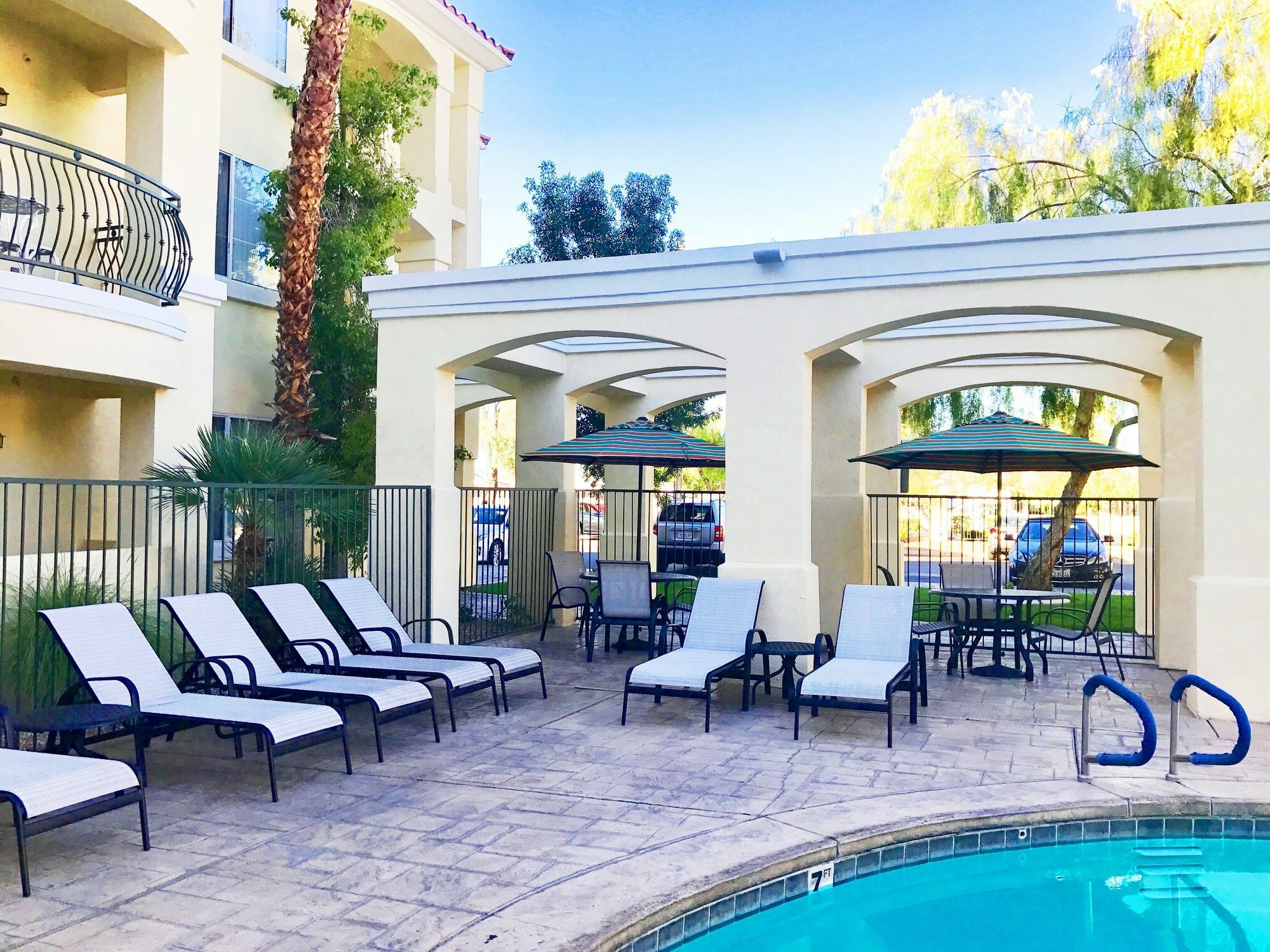 Resort Club De Soleil All-suite 4*