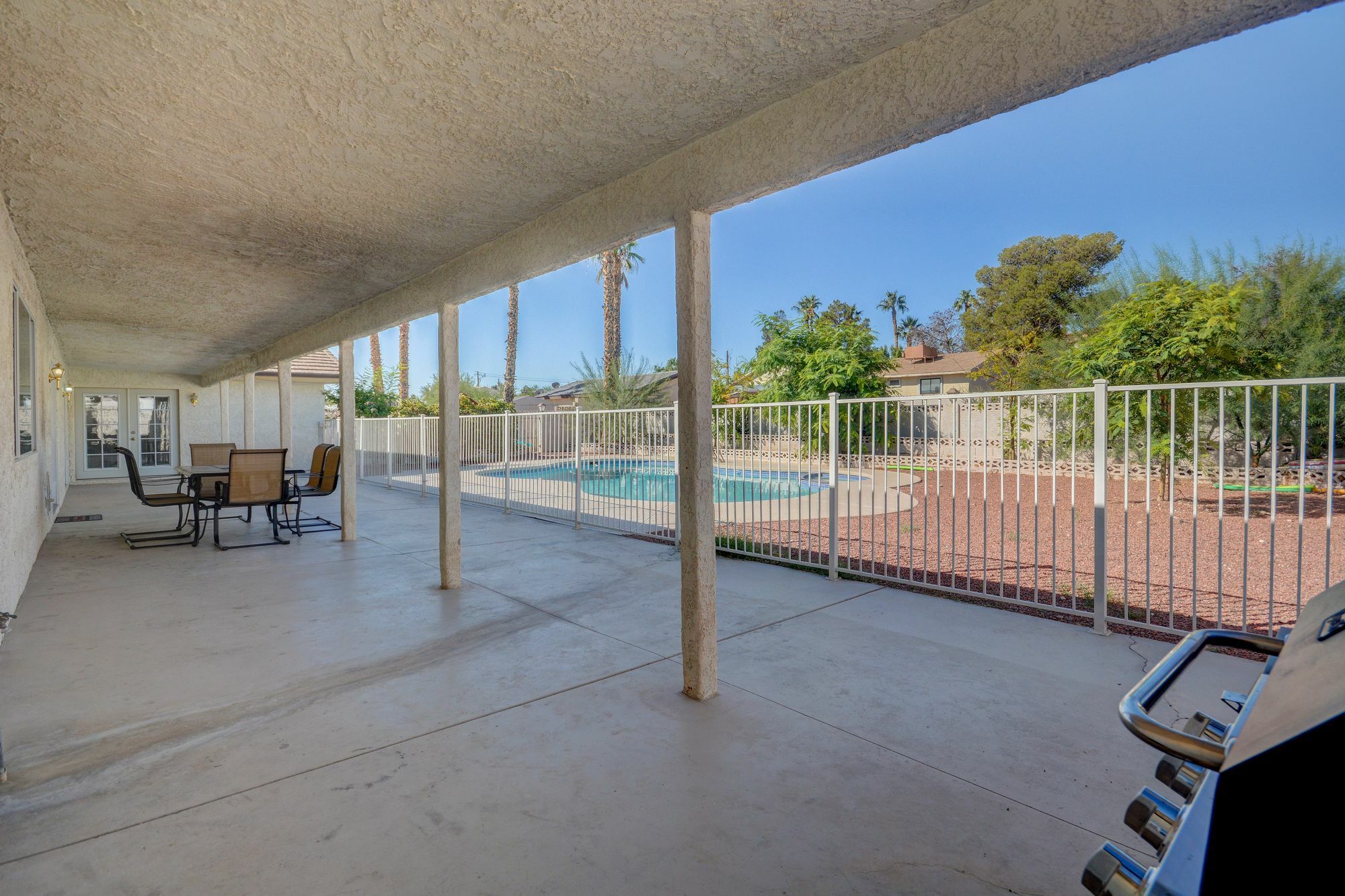 Luxurious 4br House With Large Pool 8min To Strip