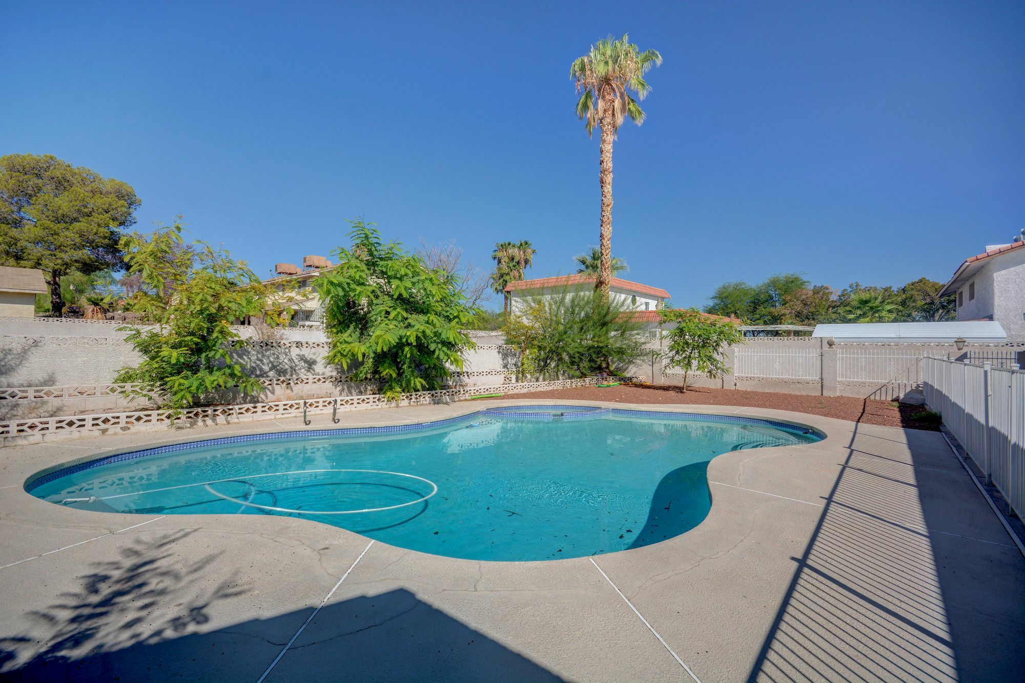 Luxurious 4br House With Large Pool 8min To Strip