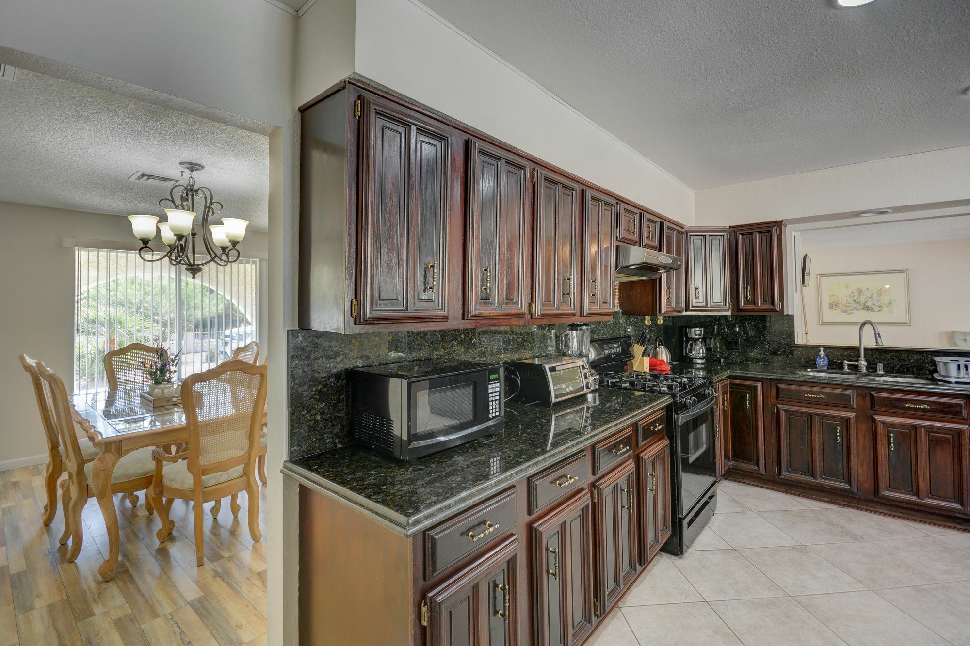 Luxurious 4br House With Large Pool 8min To Strip