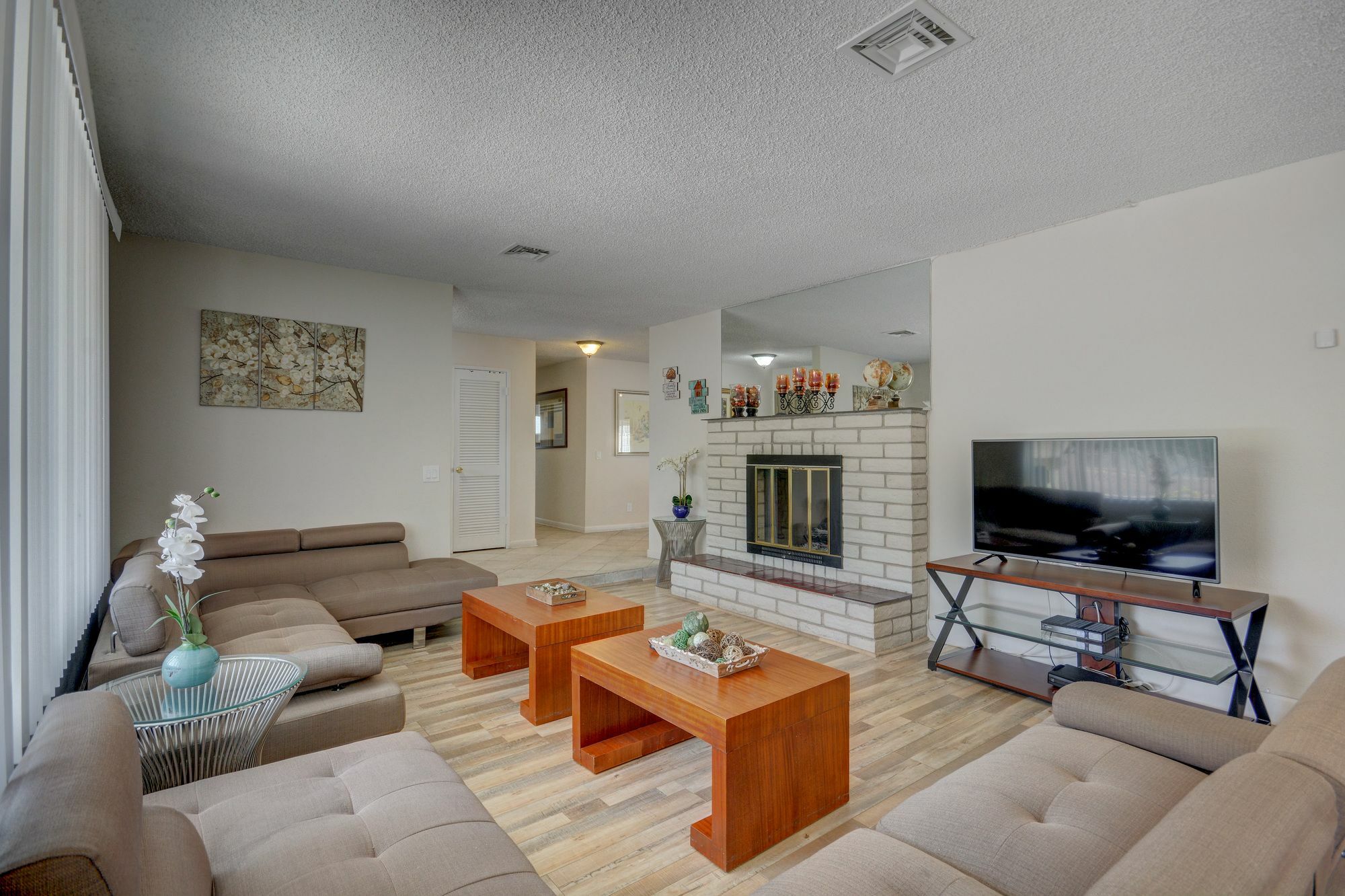 Luxurious 4br House With Large Pool 8min To Strip Las Vegas