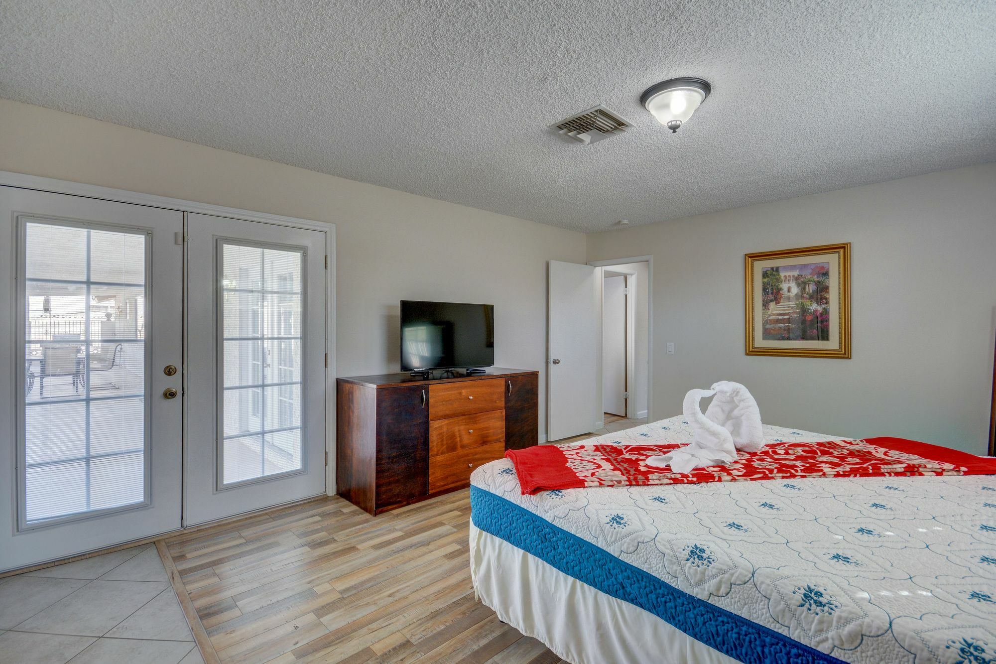 Luxurious 4br House With Large Pool 8min To Strip *