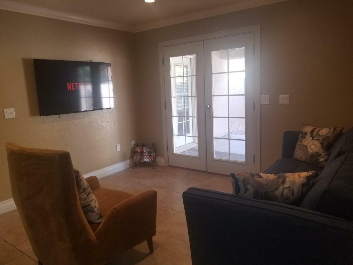 Close To Strip, Very Private, Gated, Huge Floorplan, Wifi, Washer&dryer Casa vacanze Las Vegas