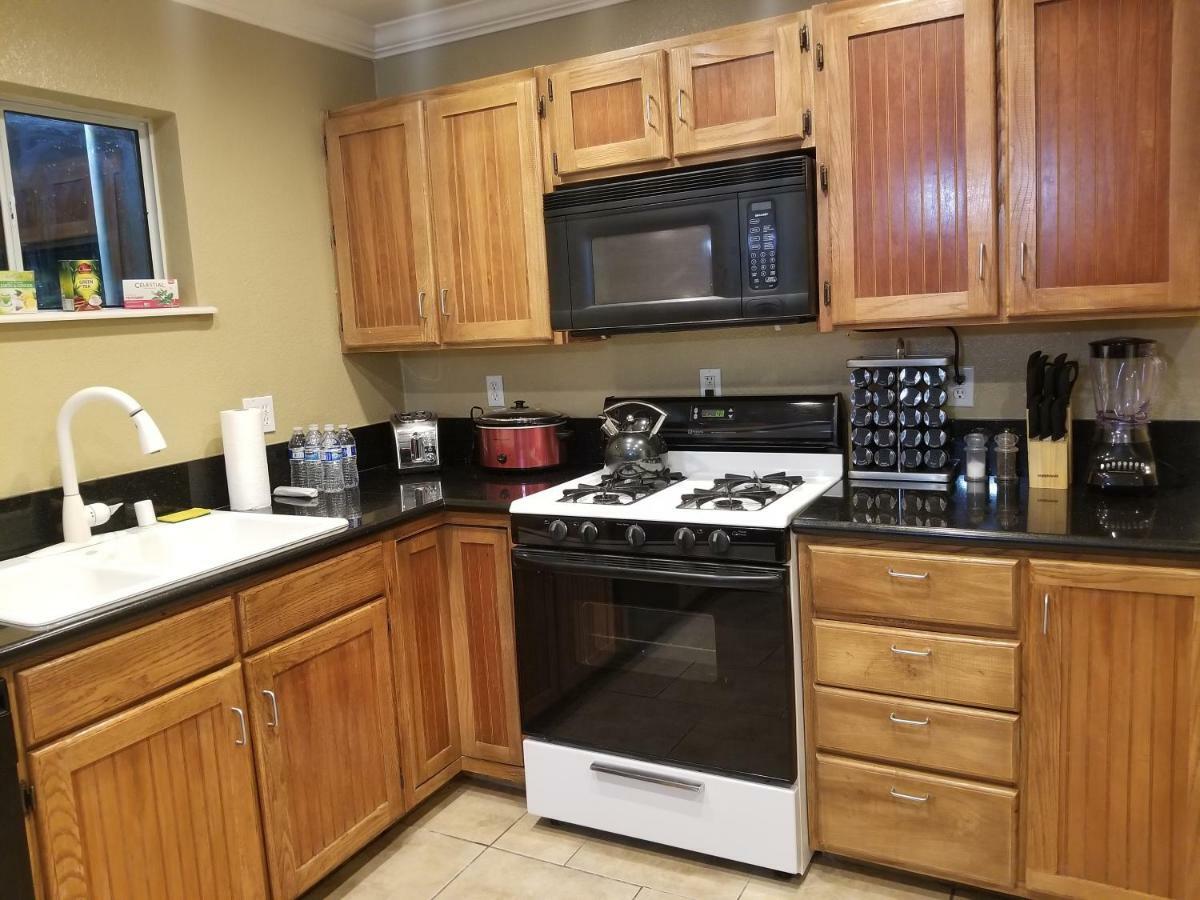 Close To Strip, Very Private, Gated, Huge Floorplan, Wifi, Washer&dryer Casa vacanze *