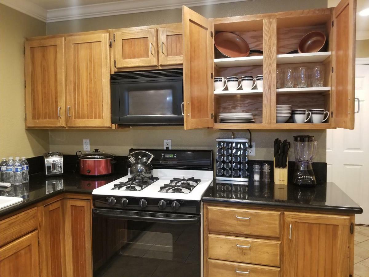 Close To Strip, Very Private, Gated, Huge Floorplan, Wifi, Washer&dryer Casa vacanze Las Vegas
