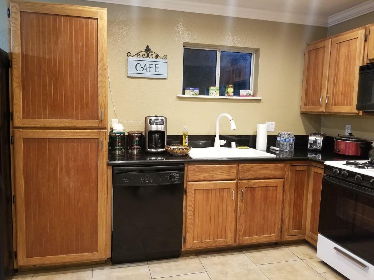 Casa vacanze Close To Strip, Very Private, Gated, Huge Floorplan, Wifi, Washer&dryer