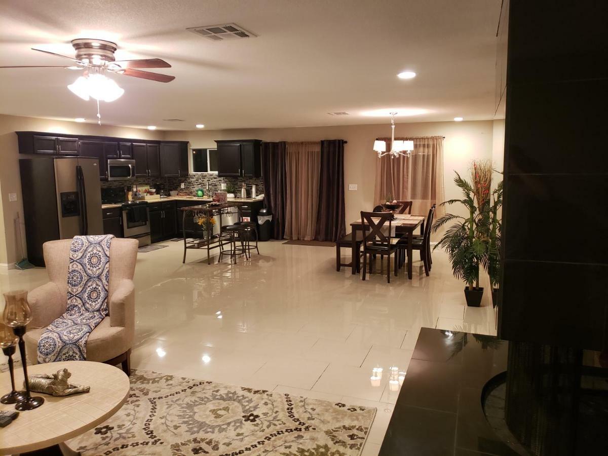 Holiday home Beautiful 3 Bed/2 Bath Cozy Get Away *