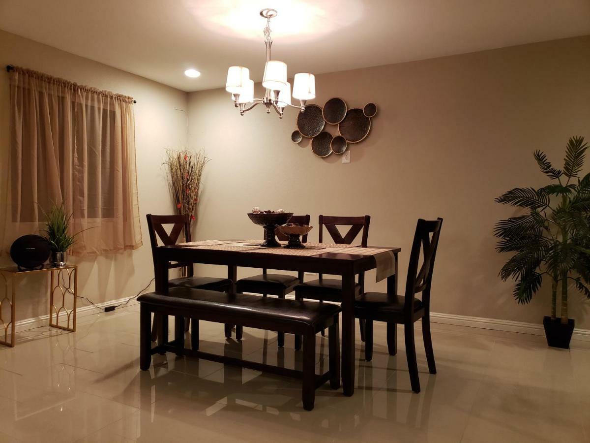 Holiday home Beautiful 3 Bed/2 Bath Cozy Get Away