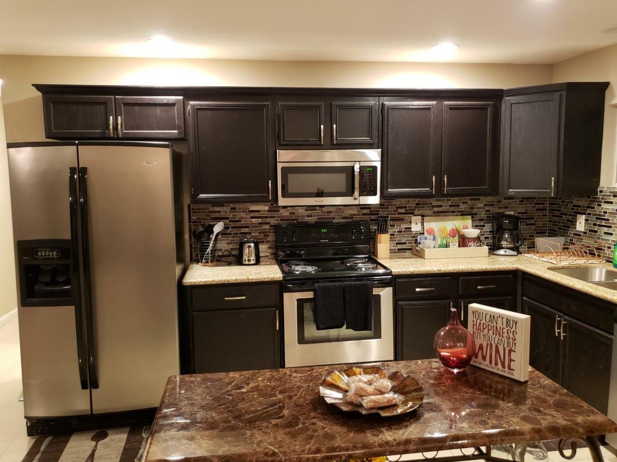 Beautiful 3 Bed/2 Bath Cozy Get Away Holiday home *