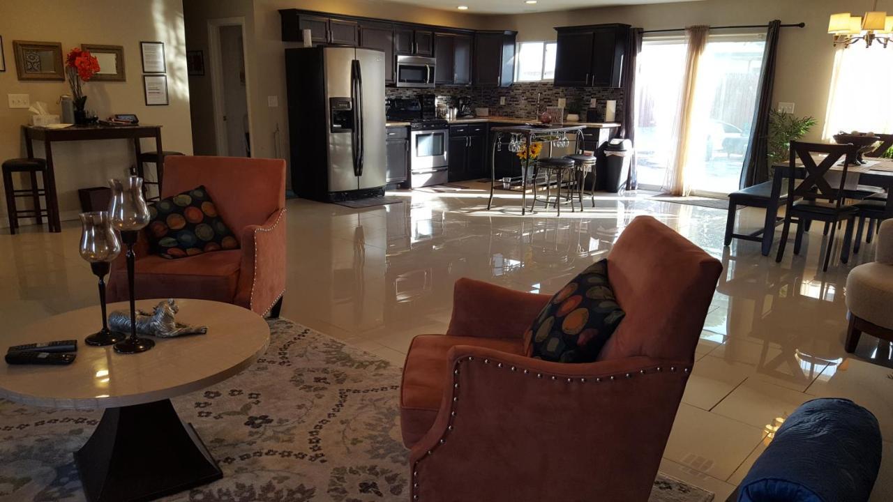 Holiday home Beautiful 3 Bed/2 Bath Cozy Get Away *