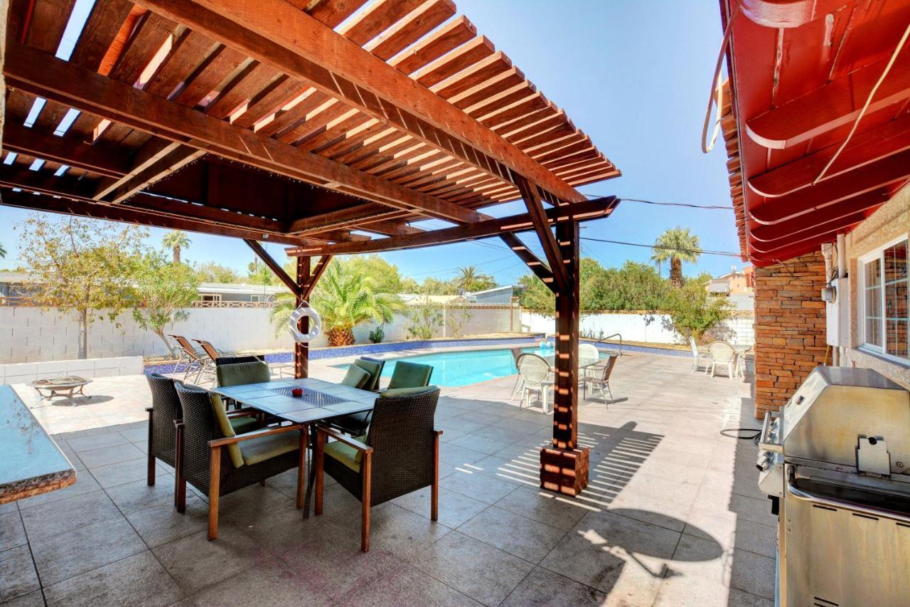 Vegas Elegance! Pool Table & Sparkling Pool! Holiday home Las Vegas
