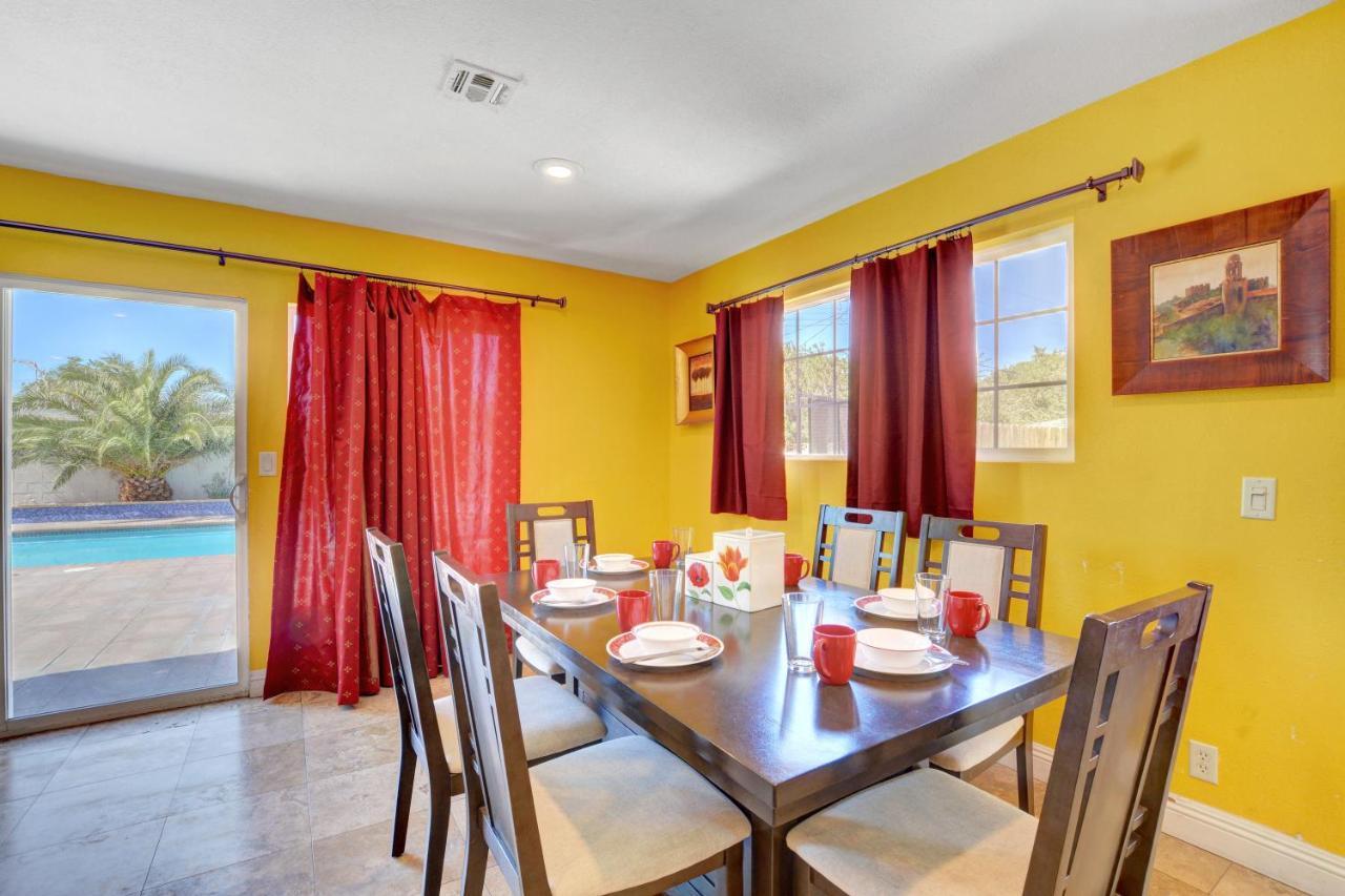 Holiday home Vegas Elegance! Pool Table & Sparkling Pool! *
