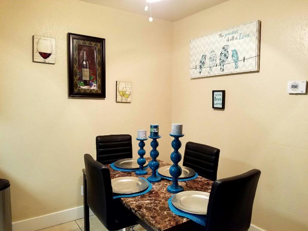 Apartment Lovely Condo! Walking Distance To The Strip With Pool And *