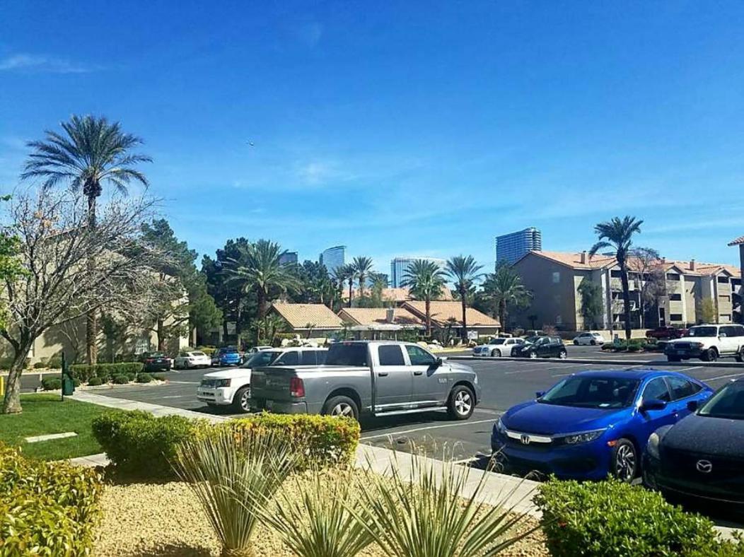 Apartment Lovely Condo! Walking Distance To The Strip With Pool And