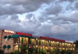 Crown Vegas Motel *