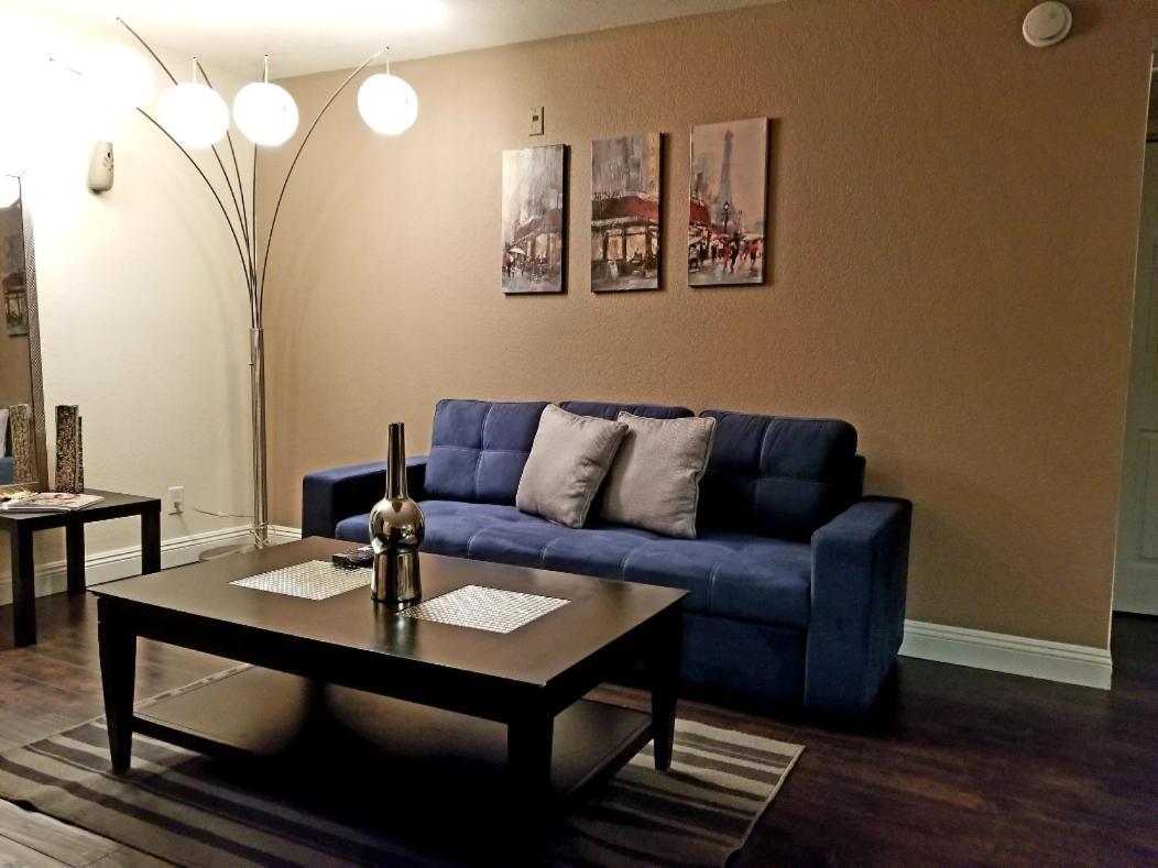 Apartment Lovely Condo! Walking Distance To The Strip With Pool And *