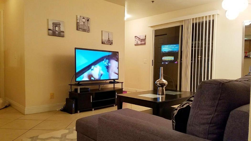 Lovely Condo! Walking Distance To The Strip With Pool And * Las Vegas