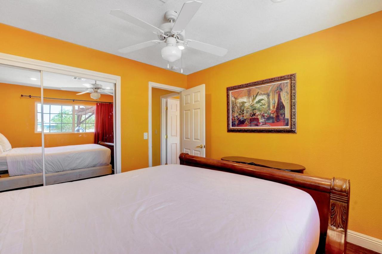 Vegas Elegance! Pool Table & Sparkling Pool!