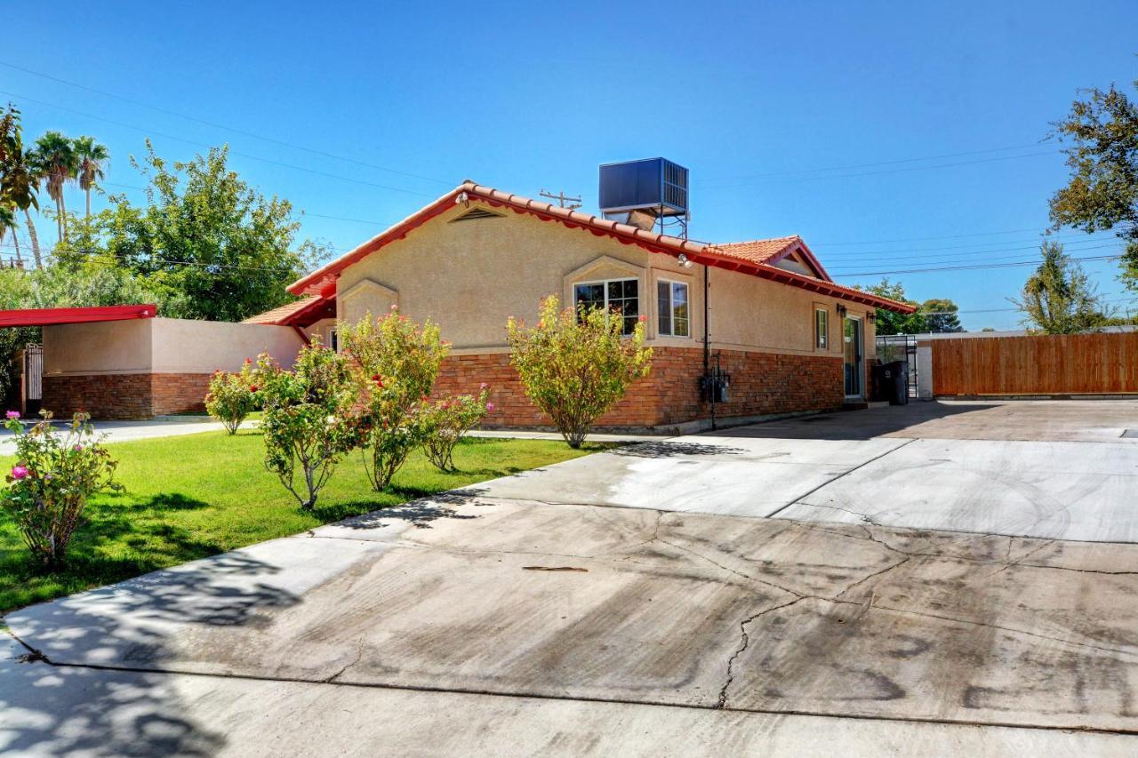 Vegas Elegance! Pool Table & Sparkling Pool! Holiday home Las Vegas