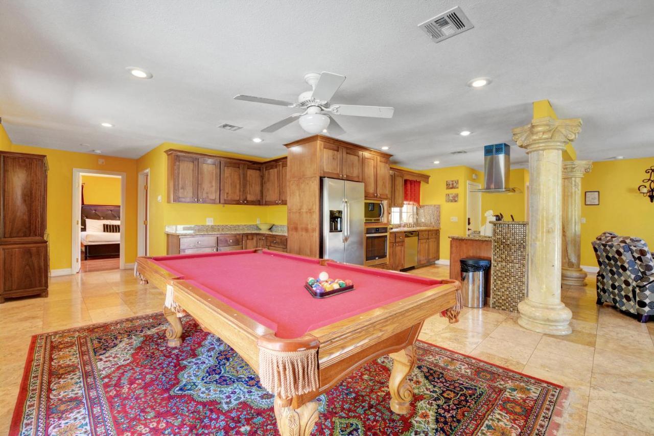 Vegas Elegance! Pool Table & Sparkling Pool! *