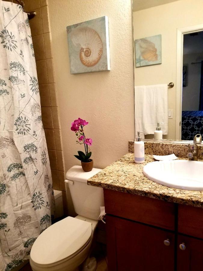 Lovely Condo! Walking Distance To The Strip With Pool And Apartment