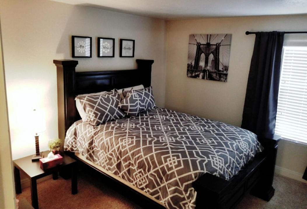 Apartment Lovely Condo! Walking Distance To The Strip With Pool And *