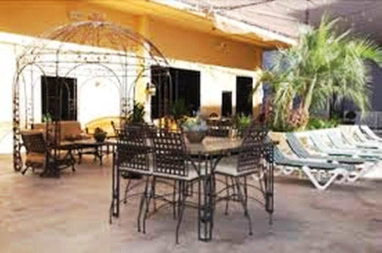 Getaways At The Jockey Club Apartahotel 3*