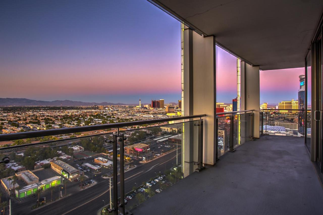 Palms Place With Balcony & Strip View Las Vegas